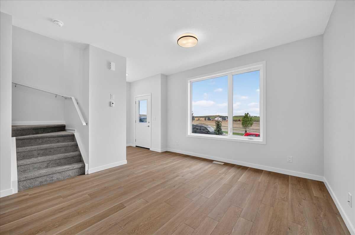 2089 Vantage Way SW — photo 3
