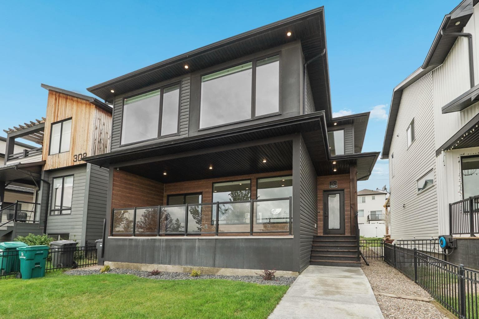 304 Grassland Boulevard W — photo 1
