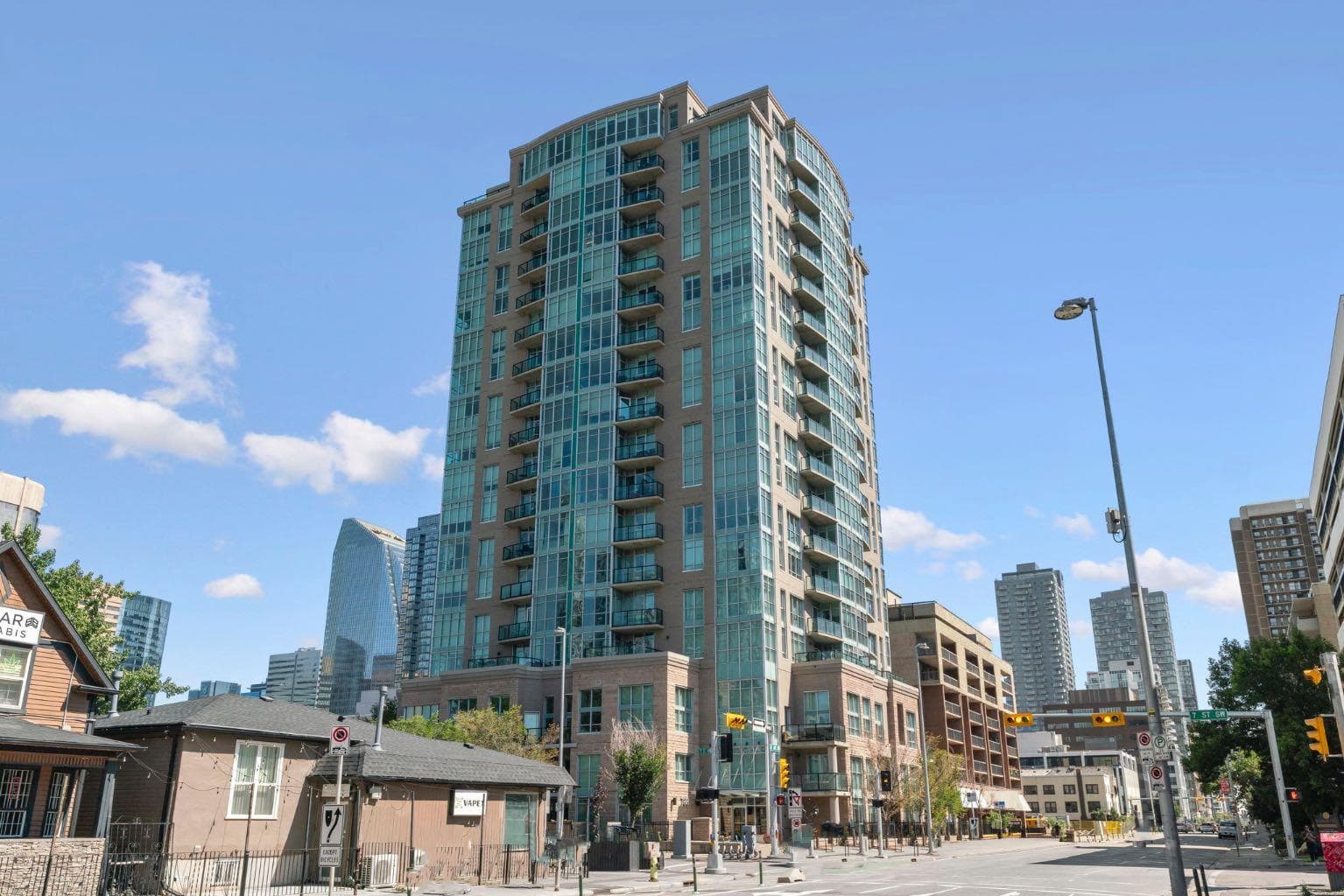 1102, 788 12 Avenue SW — photo 1