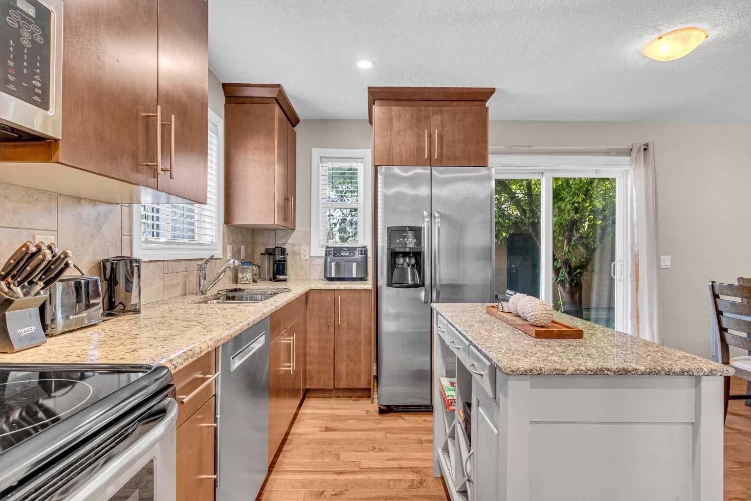 2, 821 Mcdougall Road NE — photo 4