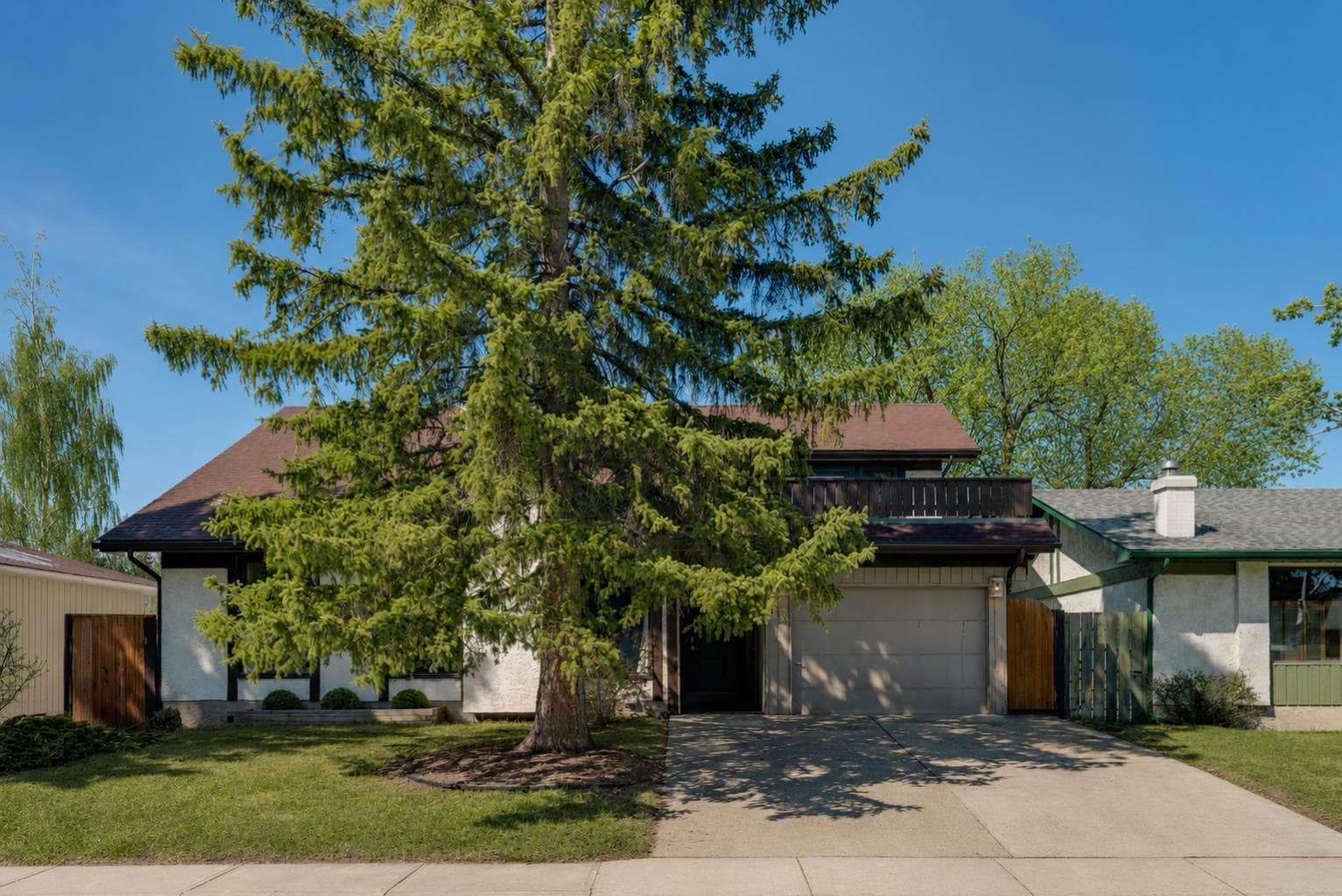 12 Oakvale Place SW — photo 1