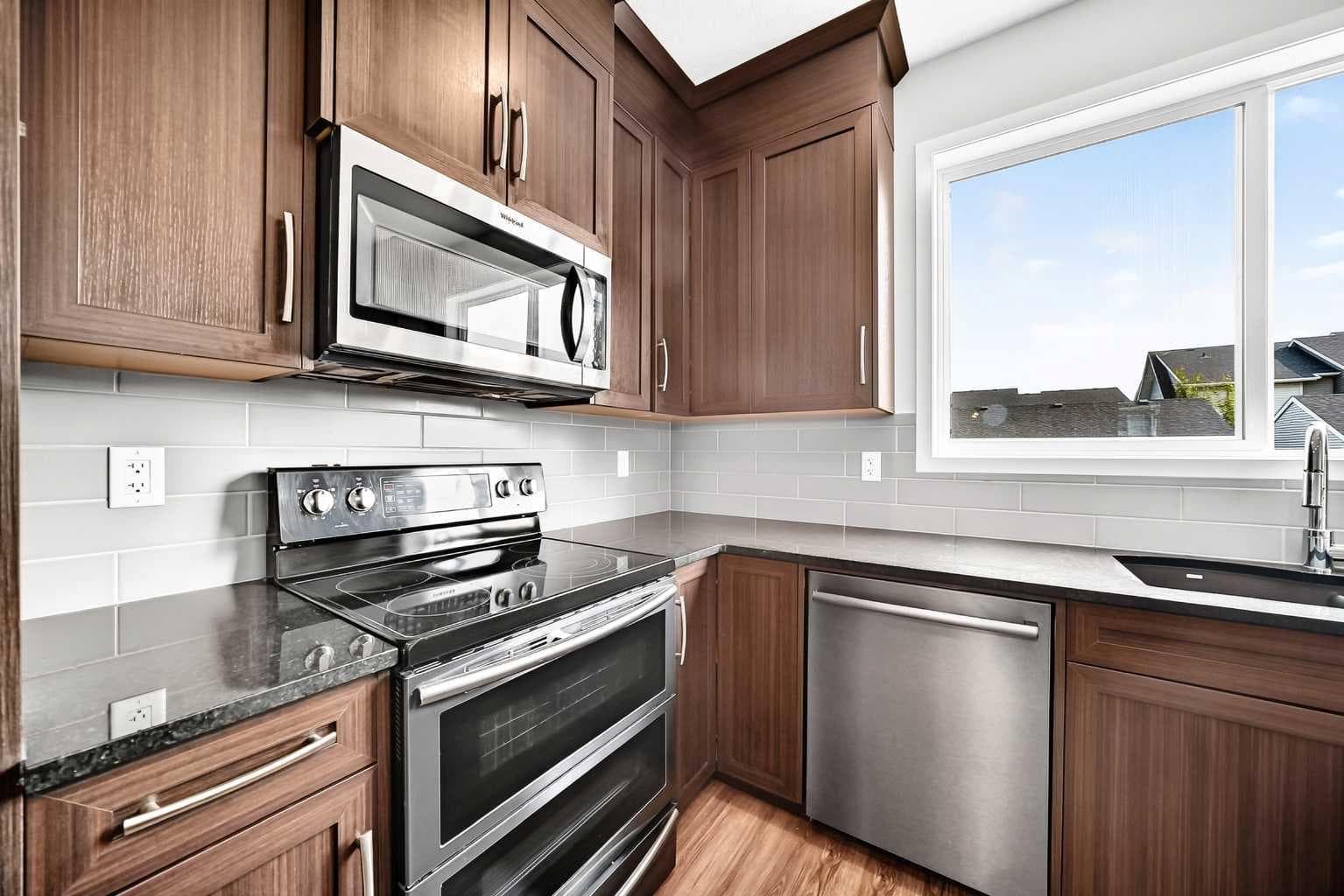 18 Willow Crescent — photo 3