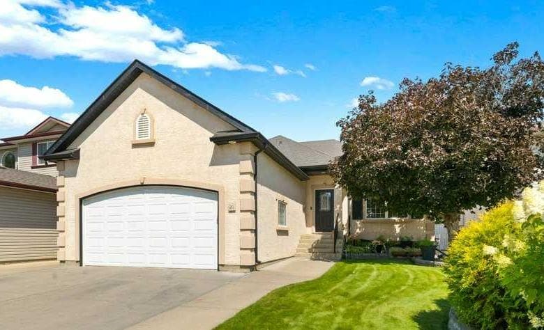 20 Sunrise Court SW — photo 1