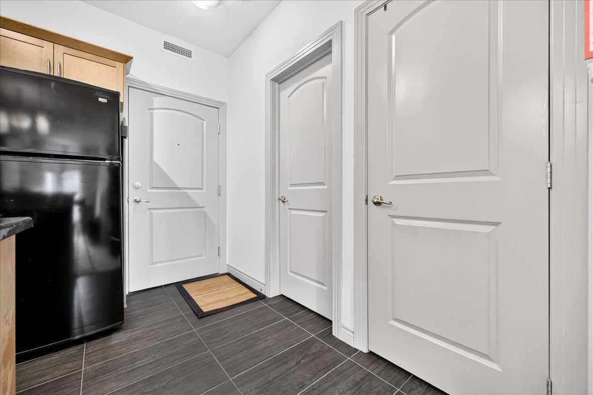 303, 70 Royal Oak Plaza NW — photo 5
