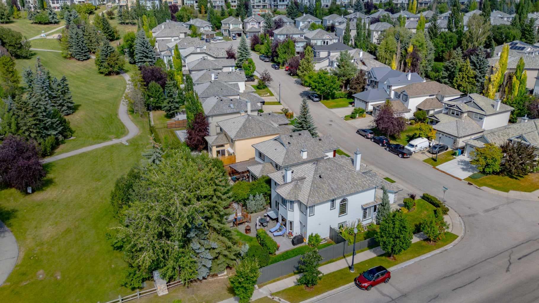 142 Springbank Crescent SW — photo 3