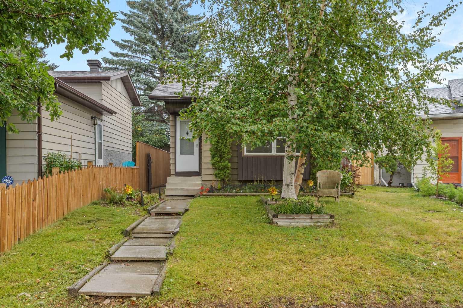 28 Erin Croft Place SE — photo 1