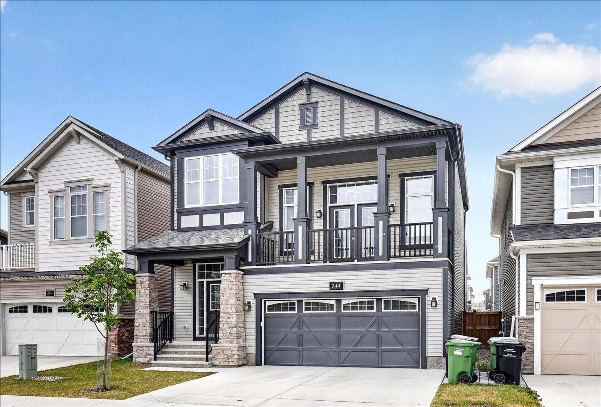244 carrington Crescent NW — photo 2