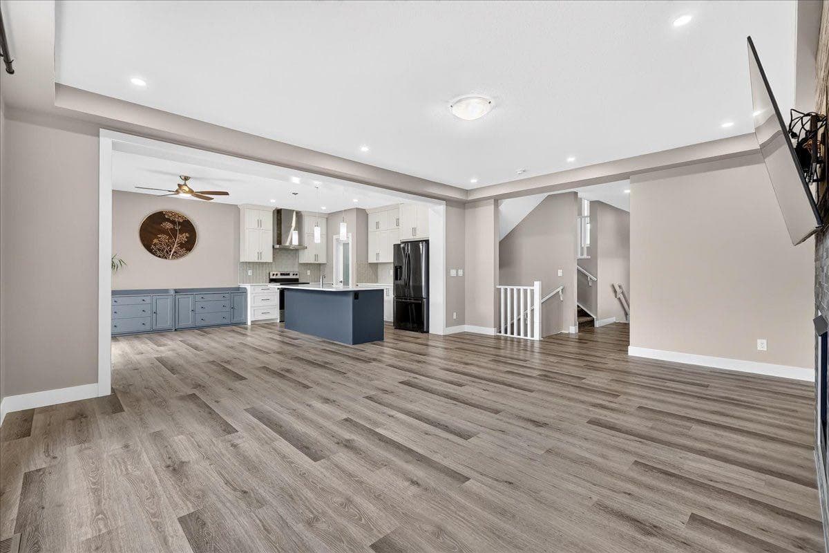 244 carrington Crescent NW — photo 5