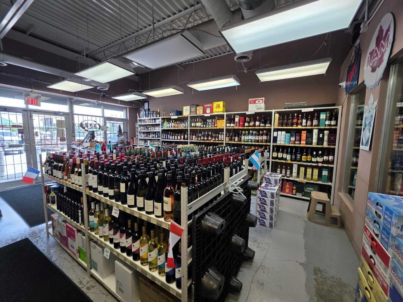 123 Liquor Store SE — photo 3