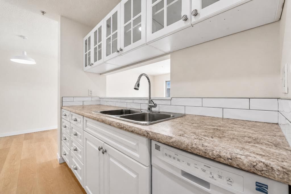 207, 245 Red Deer Drive SW — photo 3