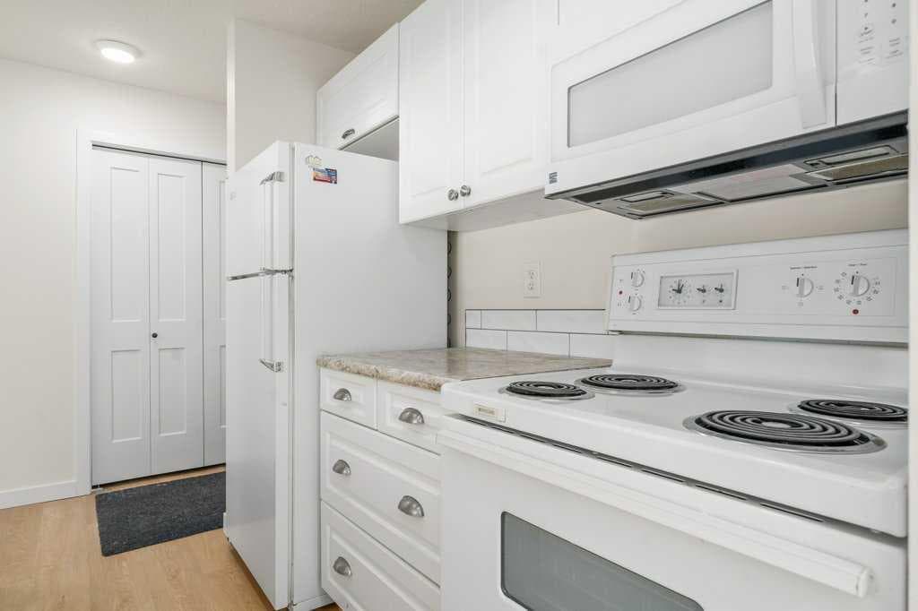 207, 245 Red Deer Drive SW — photo 4