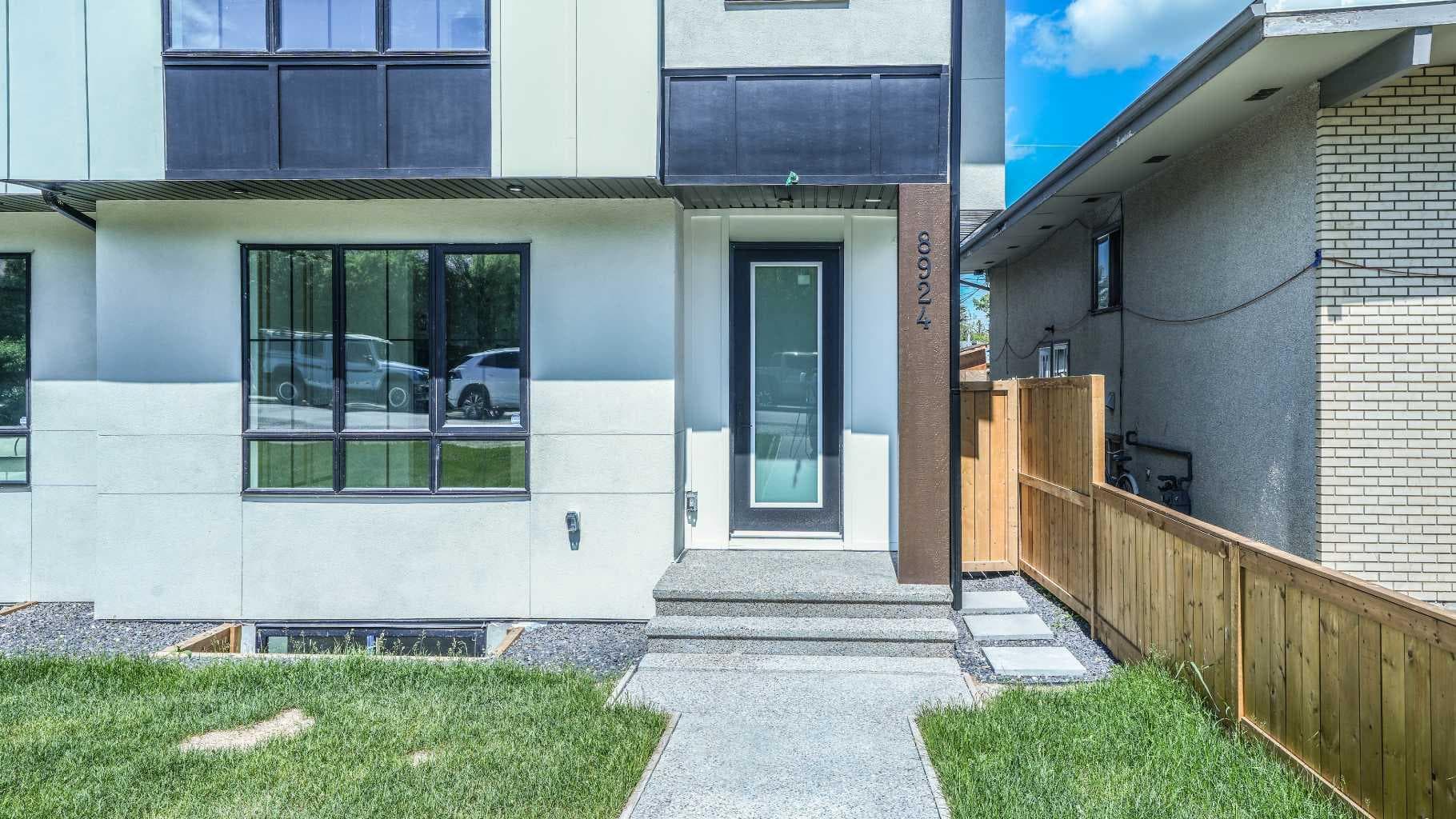 8924 34 Avenue — photo 3