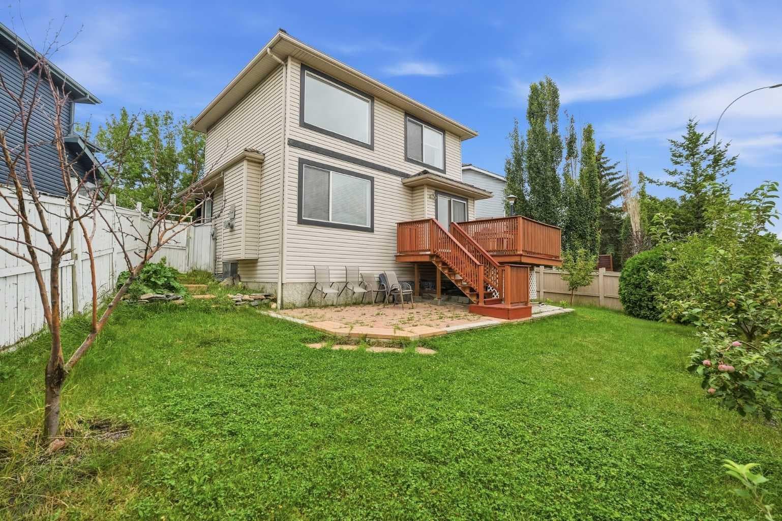 52 Douglas Glen Crescent SE — photo 2