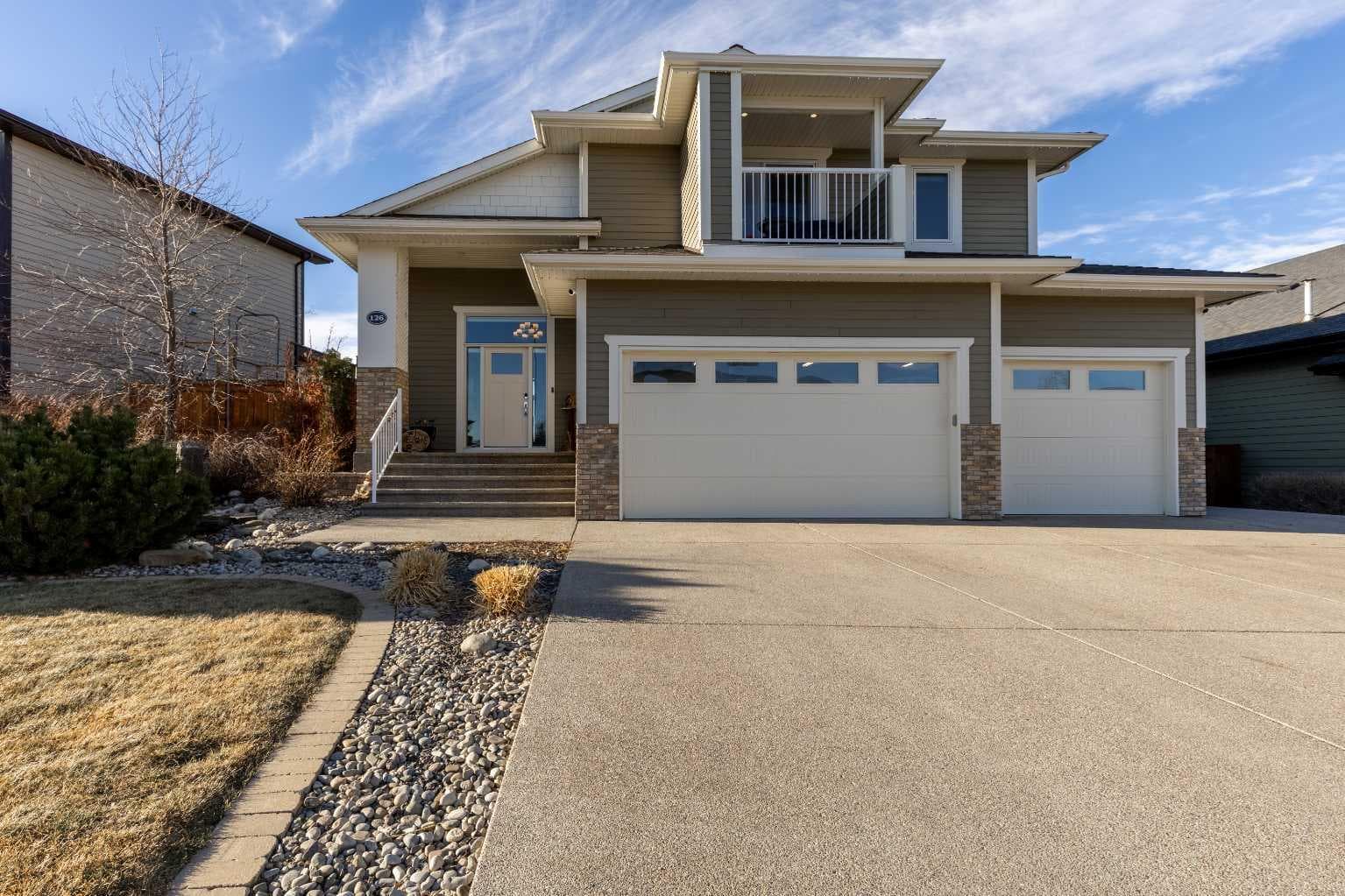 126 Stonecrest Point W — photo 1