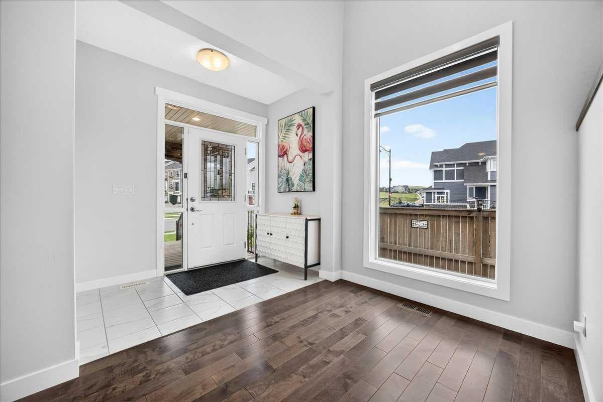 546 Sherwood Boulevard NW — photo 3