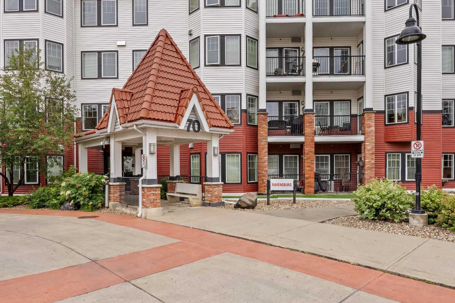 218, 70 Royal Oak Plaza NW — photo 2