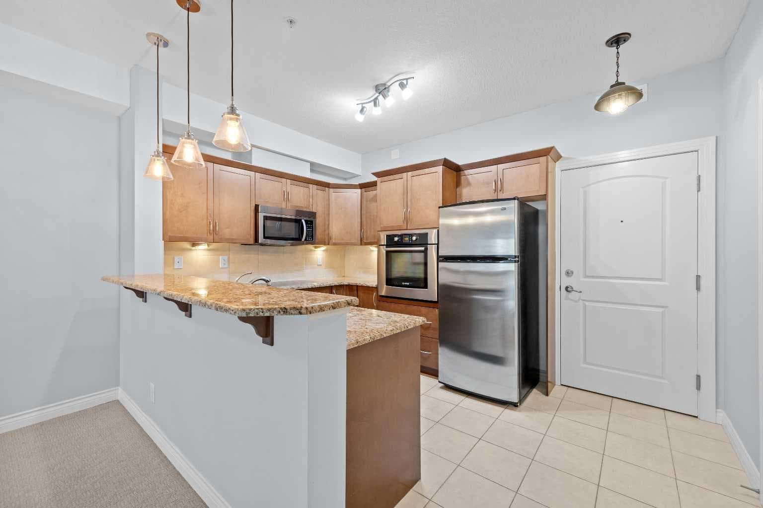 218, 70 Royal Oak Plaza NW — photo 4