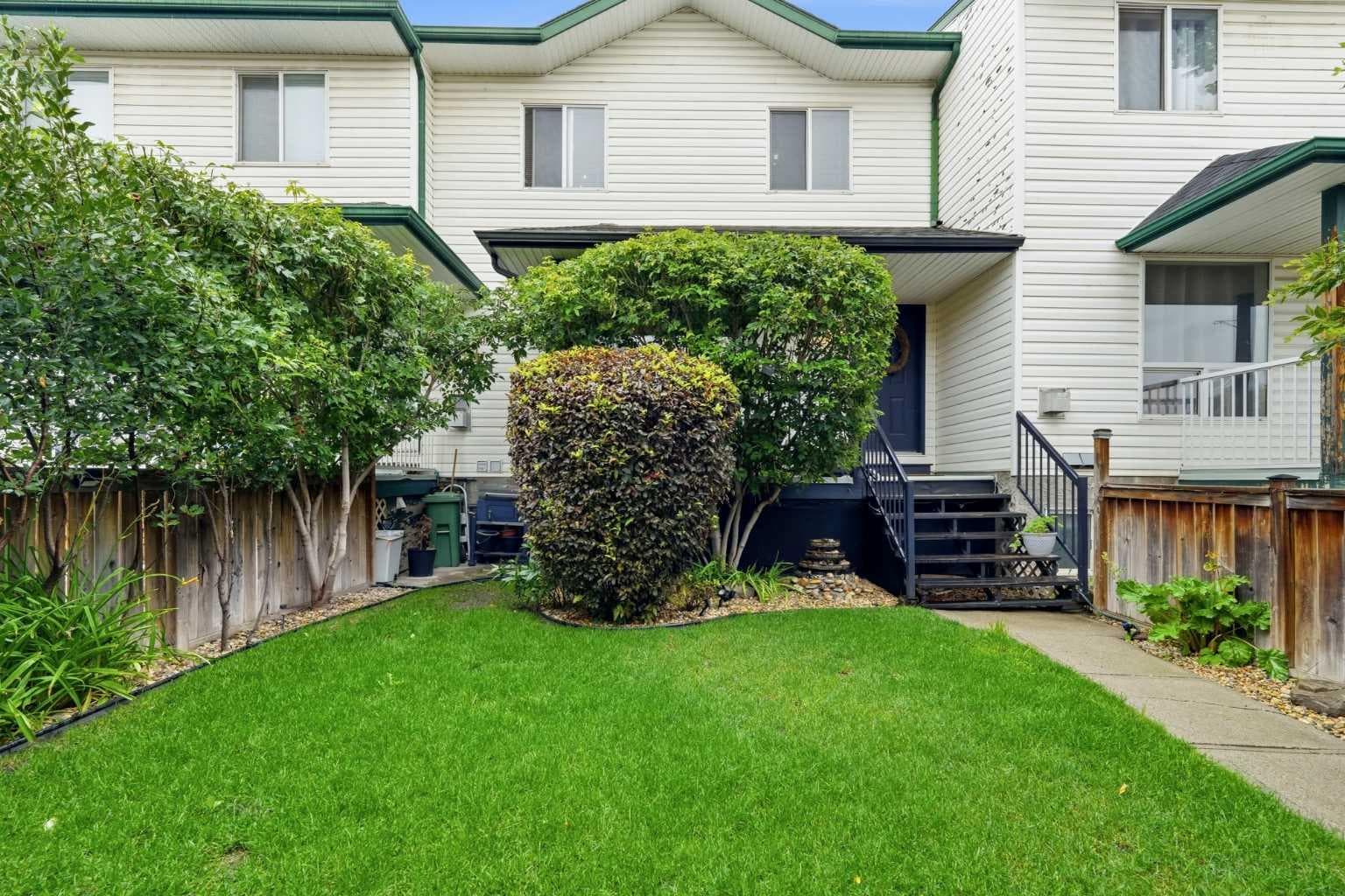 42H Green Meadow Crescent — photo 1