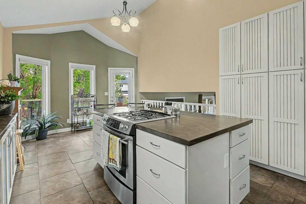43 Riverside Road SE — photo 5