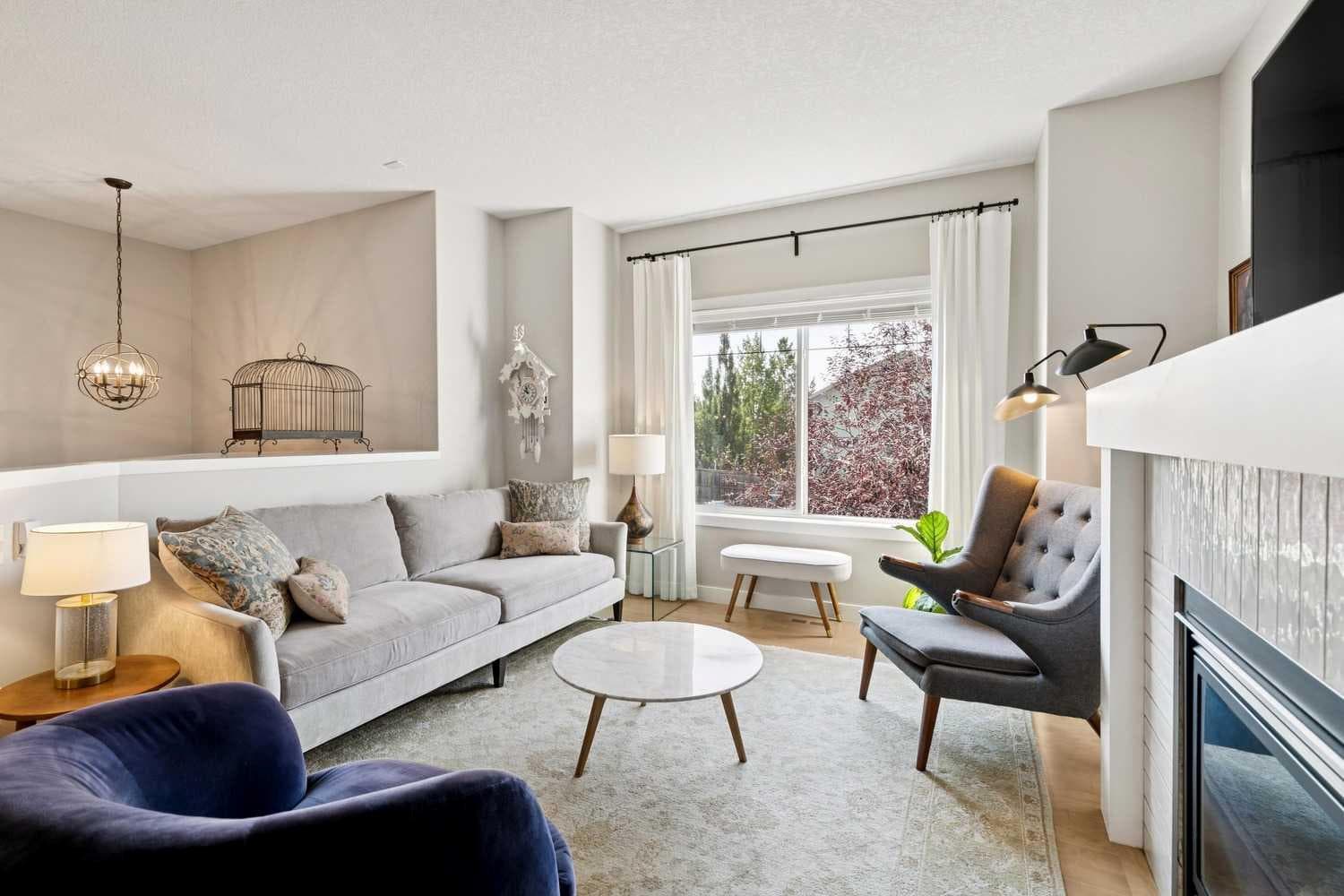 9062 14 Avenue SW — photo 2