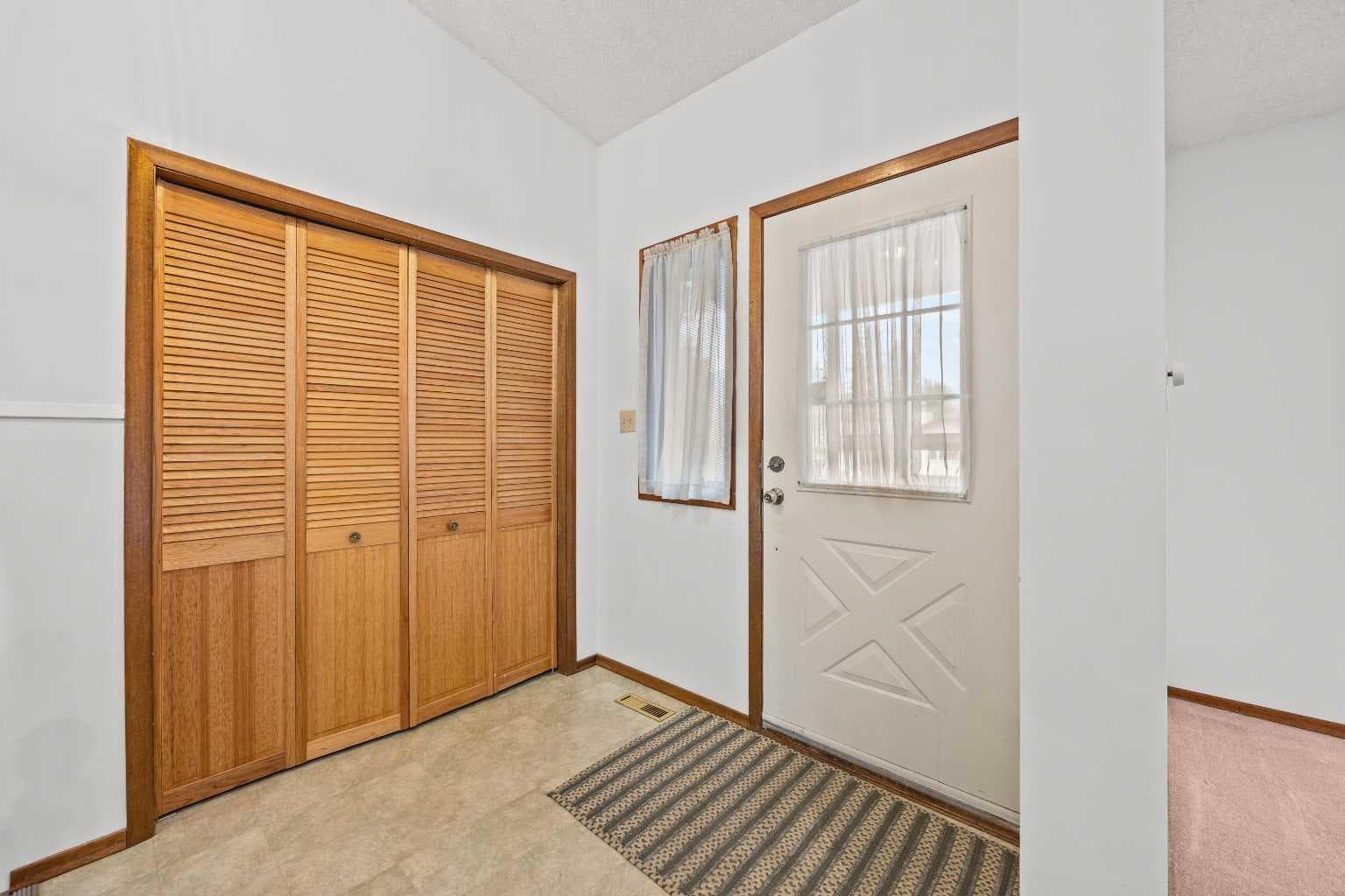 147 Whitlock Close NE — photo 3