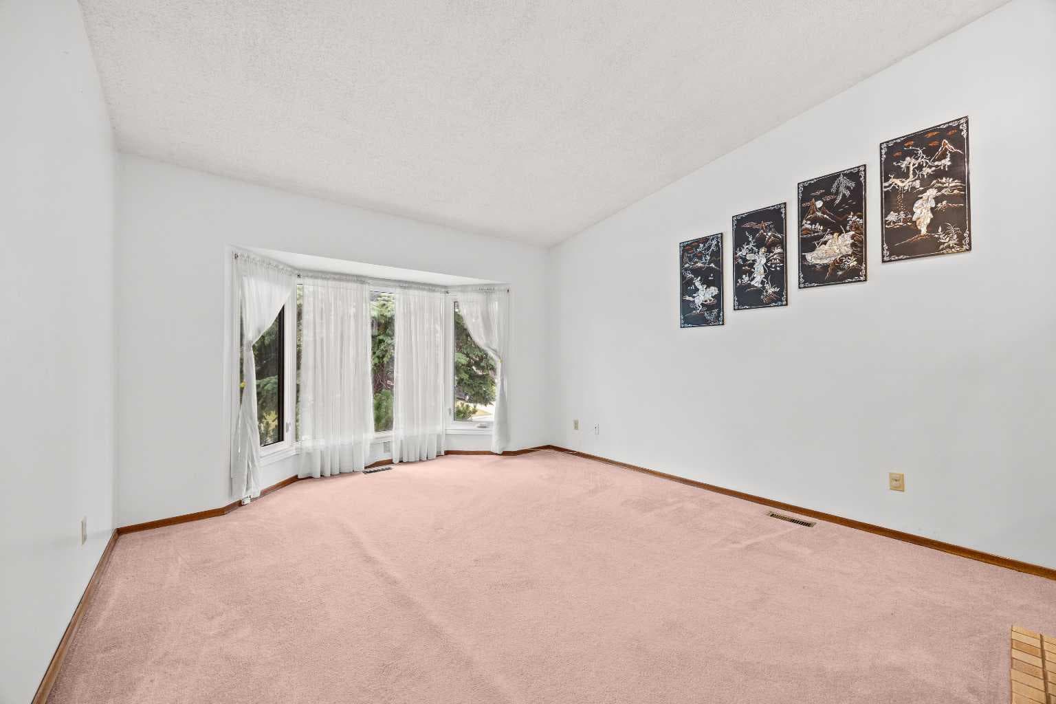147 Whitlock Close NE — photo 5