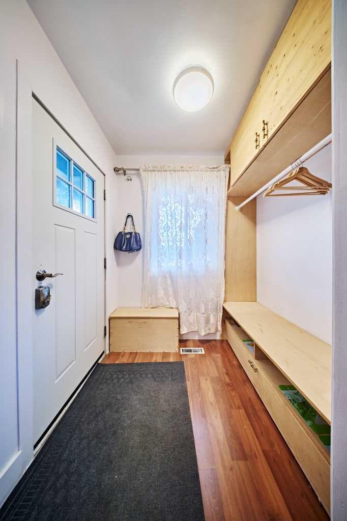 702 17 Avenue NW — photo 5