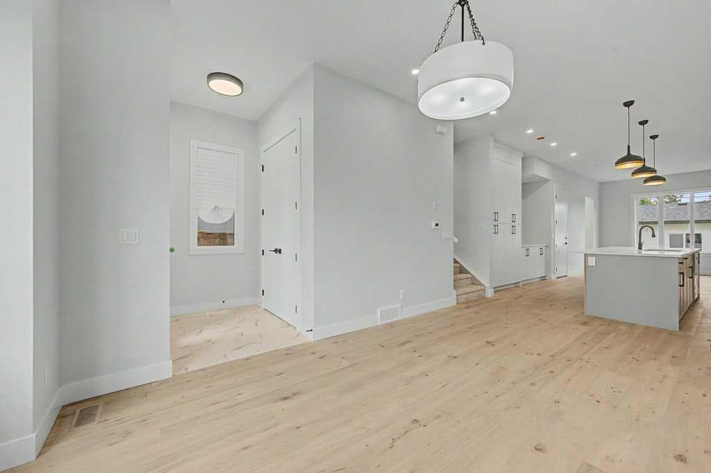 8310 34 Avenue NW — photo 4