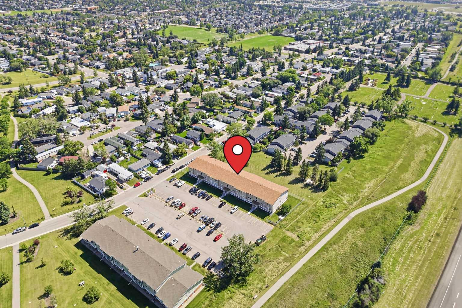 220, 101 Big Hill Way SE — photo 1