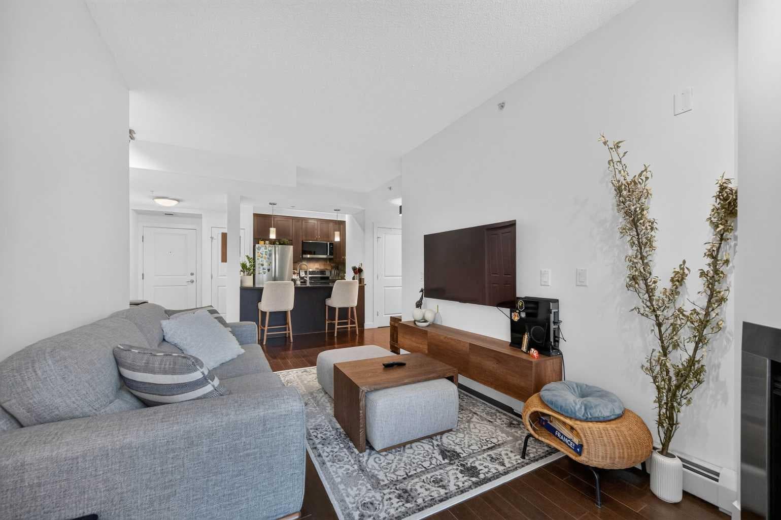402, 108 25 Avenue SW — photo 3