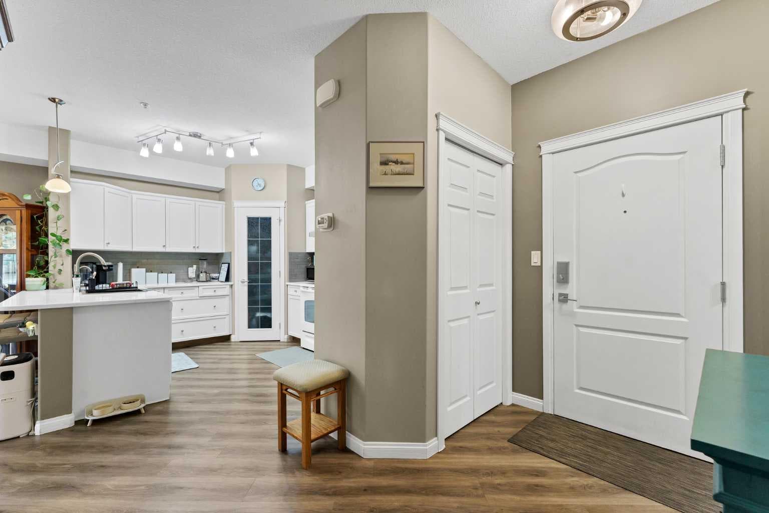 427, 201 River Ridge Drive NW — photo 4