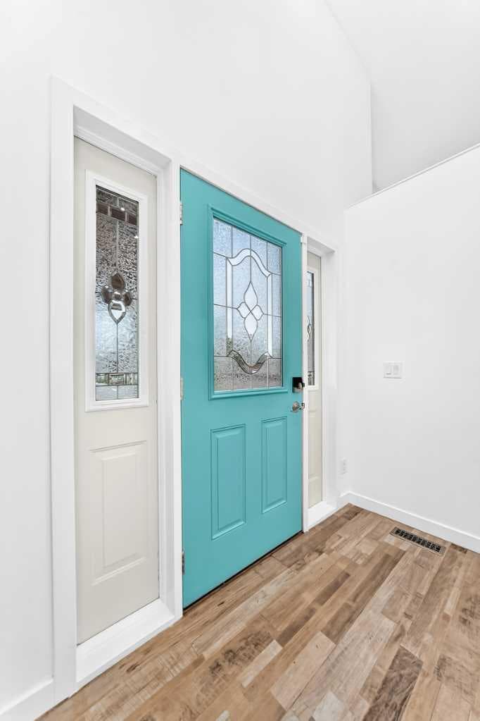 18 Julia Place — photo 4