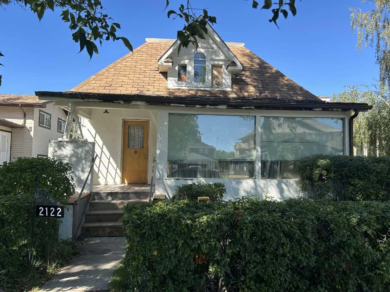 2122 22 Avenue — photo 2