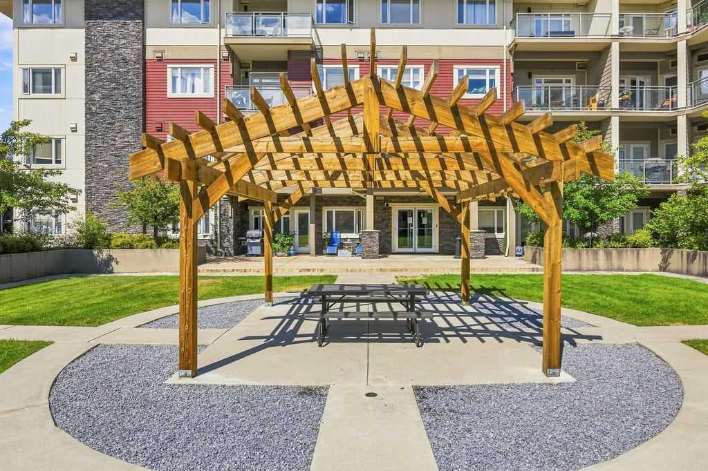 402, 11 Millrise Drive SW — photo 4