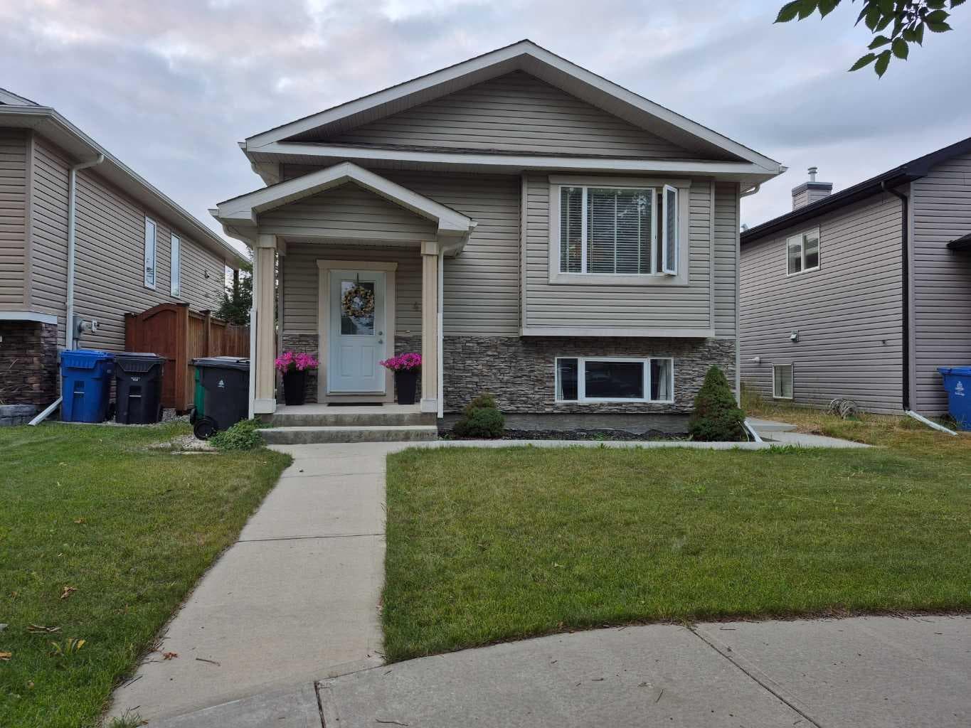 45 Sunridge Boulevard W — photo 1