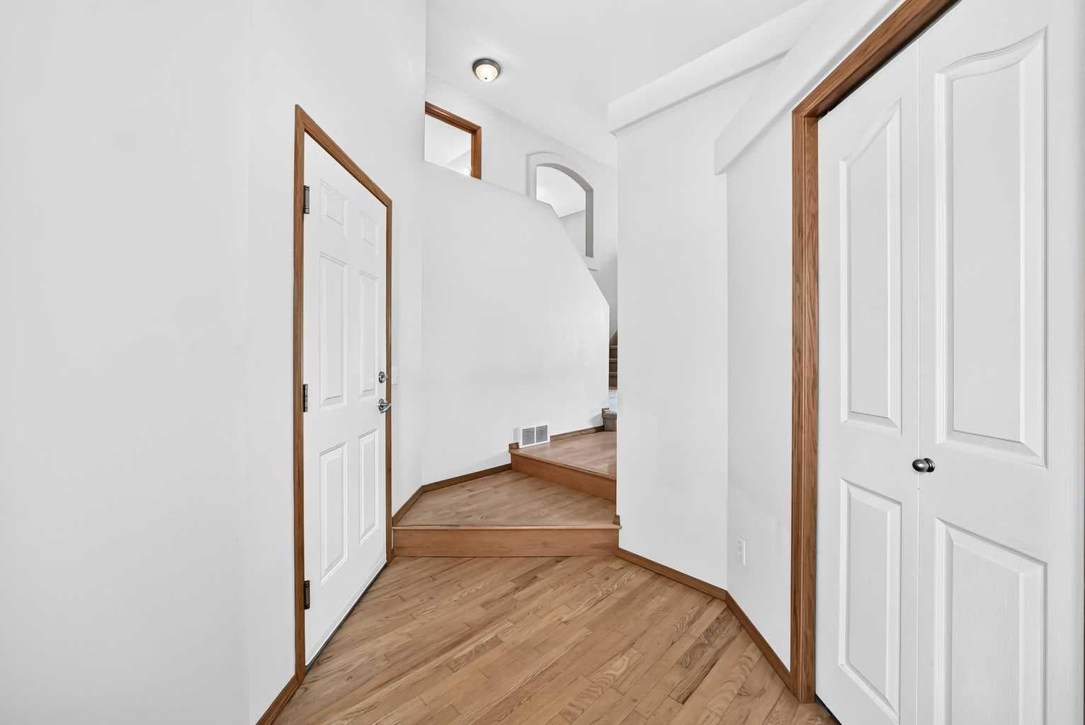 168 Somerglen Common SW — photo 3