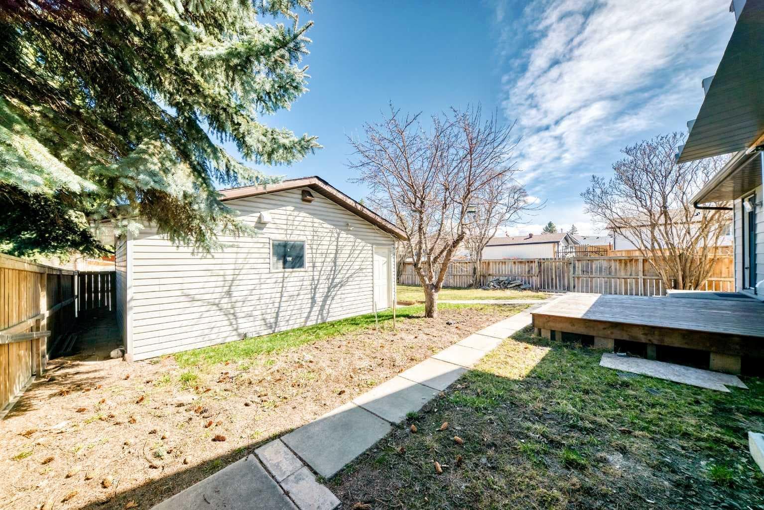 6840 4 Avenue NE — photo 3