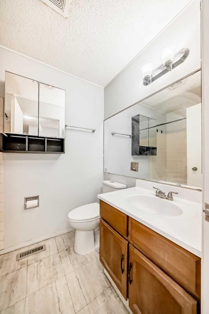 6840 4 Avenue NE — photo 4