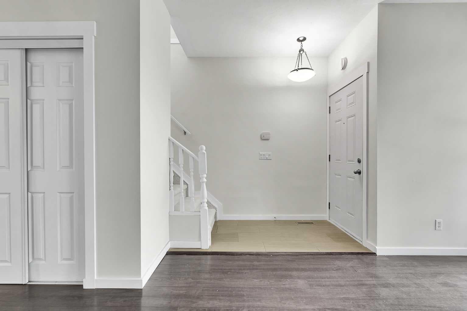 7097 Laguna Way NE — photo 5