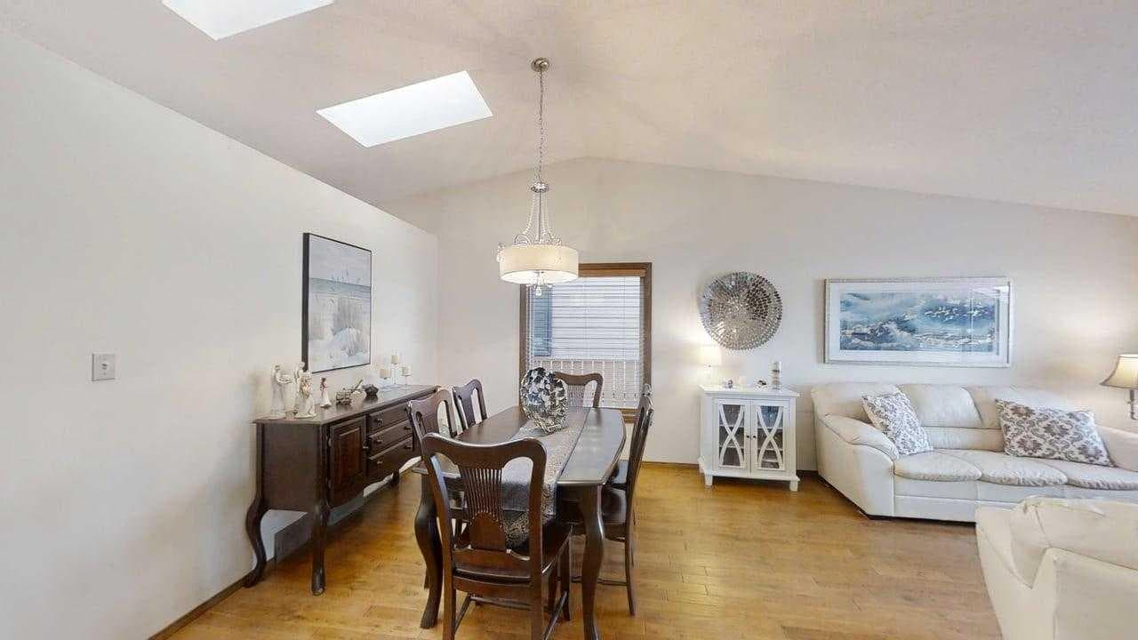 42 Ridgewood Boulevard W — photo 4
