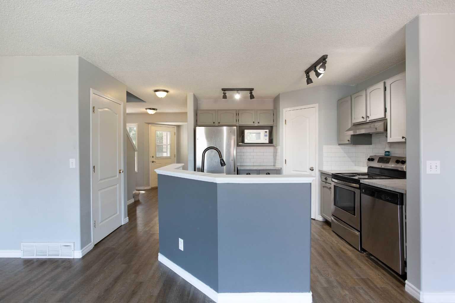 7269 Laguna Way NE — photo 4