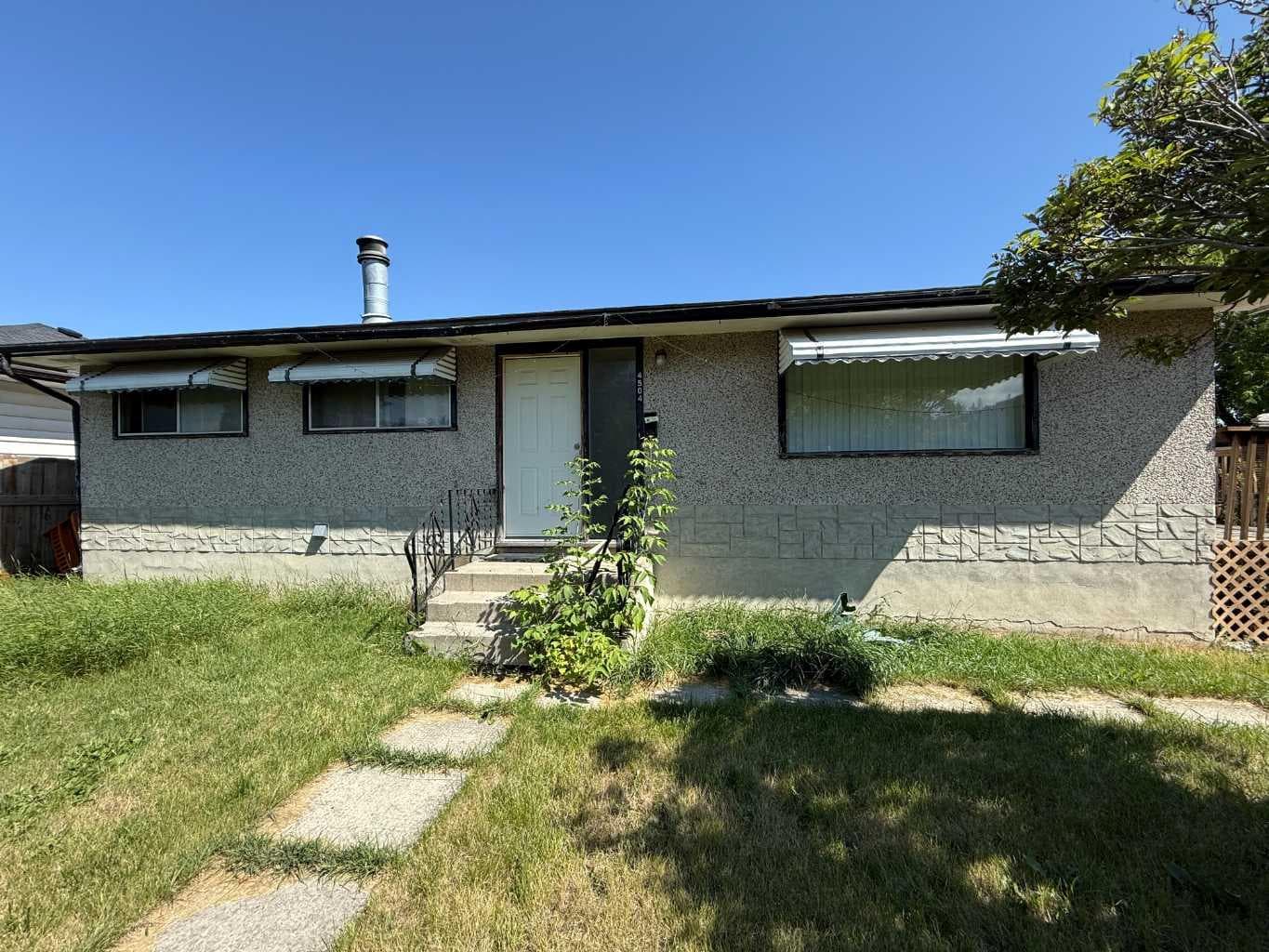 4504 Greenview Drive NE — photo 1