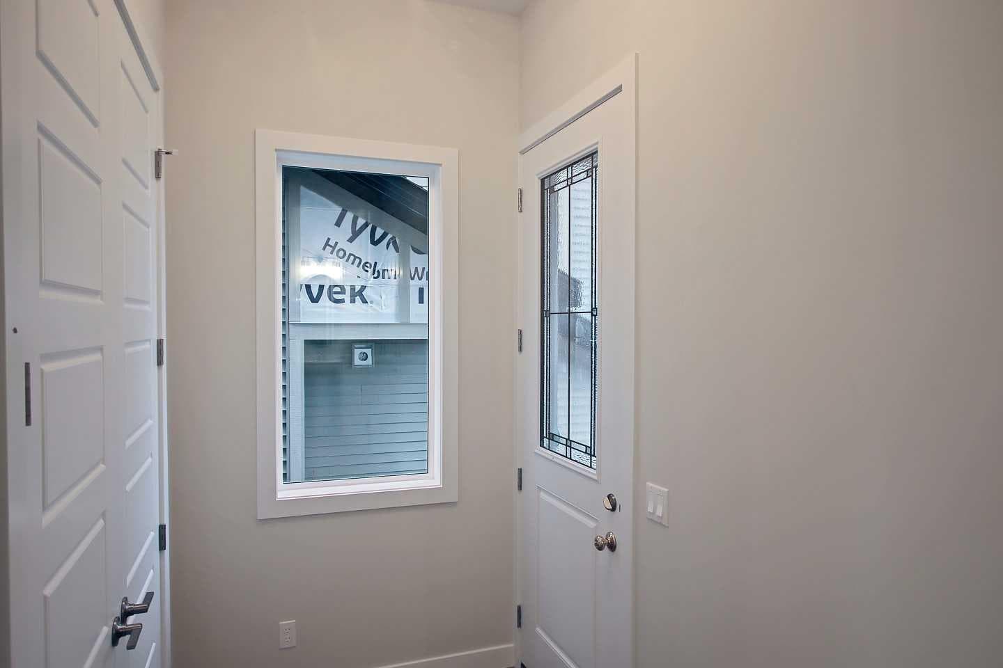 12 Topaz Place — photo 2