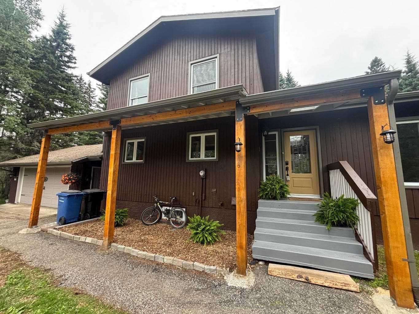 94 Redwood Meadows Drive — photo 3