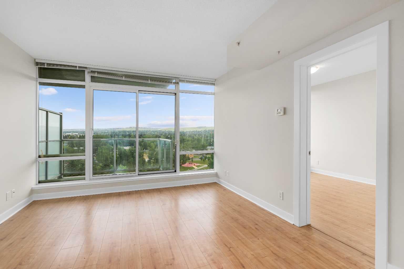 811, 30 Brentwood Common NW — photo 5