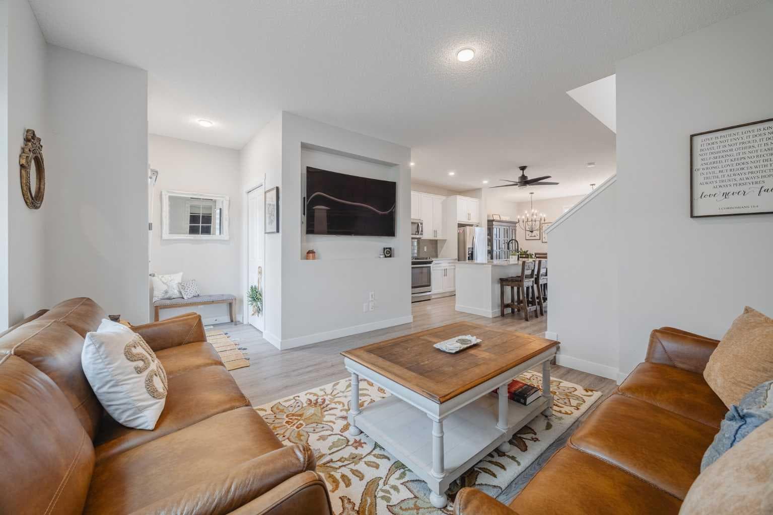 788 Walgrove Boulevard SE — photo 2