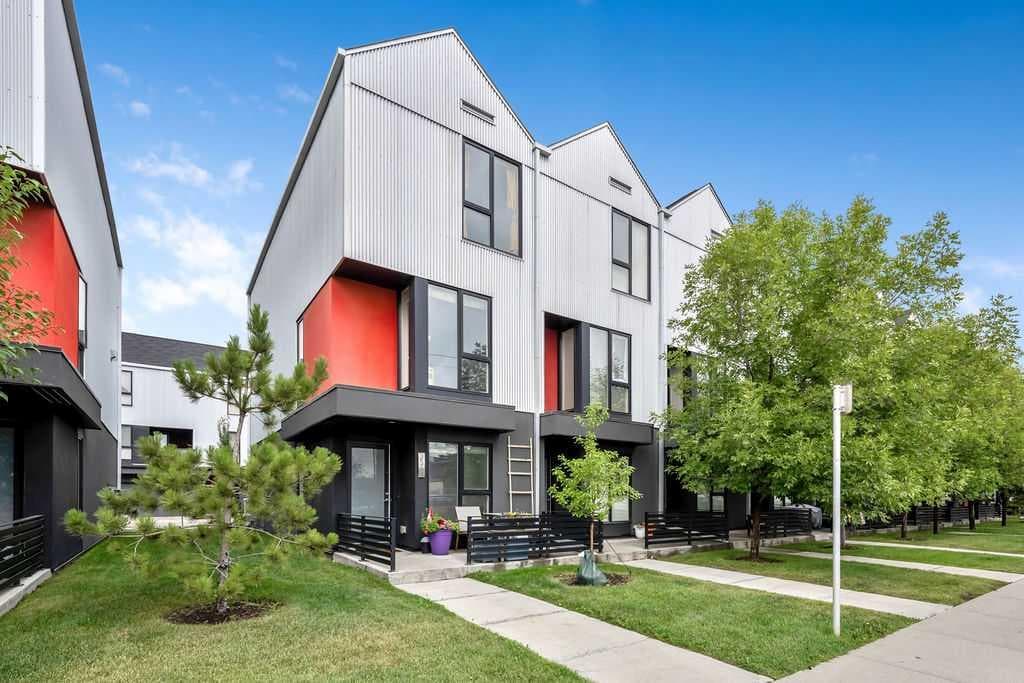 3541 69 Street NW — photo 1
