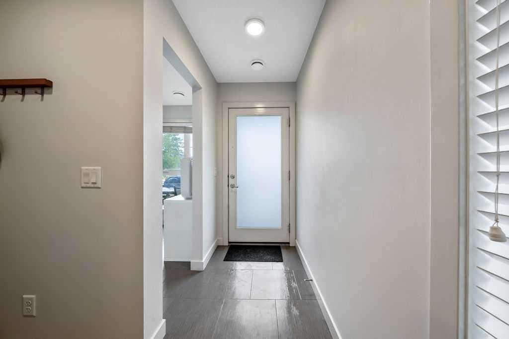 3541 69 Street NW — photo 4