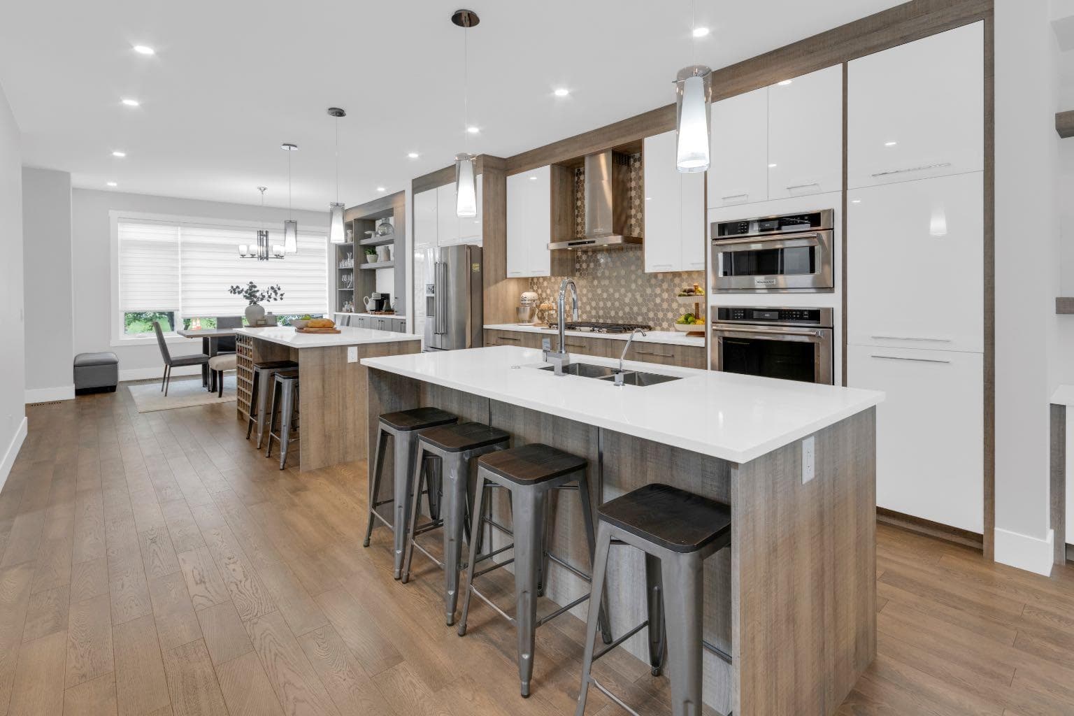 1412 41 Street SW — photo 1