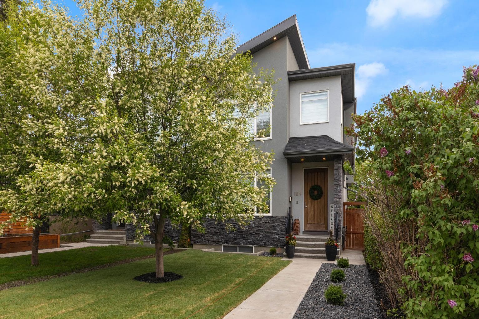 1412 41 Street SW — photo 2
